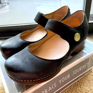 Dansko Beatrice Black Burnish Mary Jane cute comfy shoes!